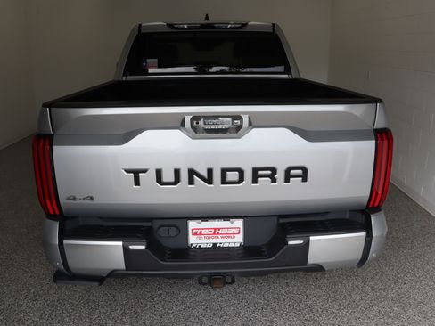 Used 2024 Toyota Tundra Limited w/ Power Package AWD/4WD image 8