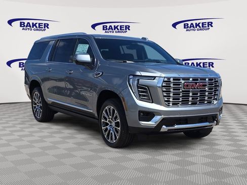 New 2026 GMC Yukon XL Denali w/ Denali Reserve Package AWD/4WD image 3