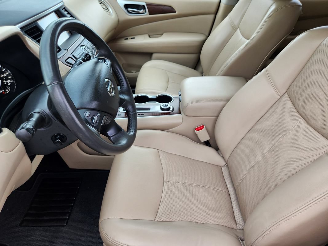 Used 2017 Nissan Pathfinder Platinum AWD/4WD image 16
