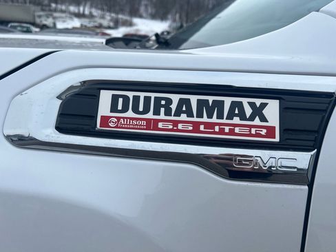 Used 2023 GMC Sierra 3500 Denali w/ Denali Ultimate Package image 9