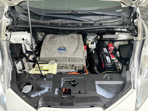Used 2014 Nissan Leaf S w/ Charge Package FWD image 30