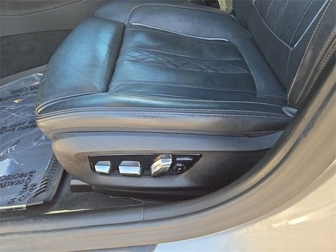 Used 2019 BMW M550i xDrive w/ Dynamic Handling Package image 25