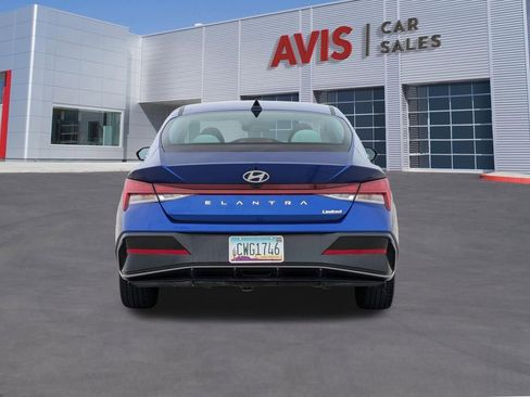 Used 2025 Hyundai Elantra Limited FWD image 7