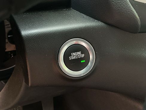 Used 2024 GMC Terrain SLE FWD image 21