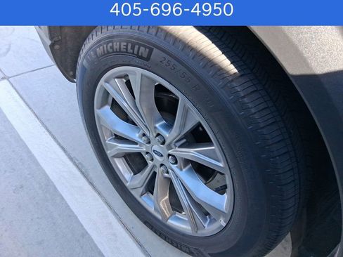 Used 2023 Ford Explorer Limited image 12