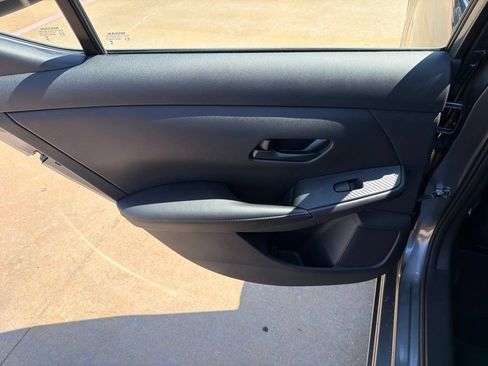 Used 2025 Nissan Sentra S FWD image 14