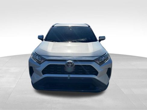 Used 2021 Toyota RAV4 LE AWD/4WD image 10