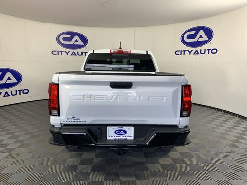Used 2023 Chevrolet Colorado W/T RWD image 4
