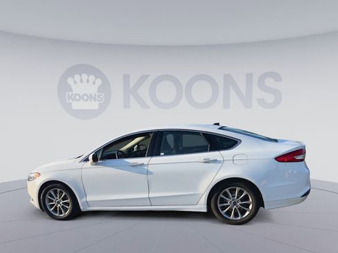 Certified 2017 Ford Fusion SE FWD image 8