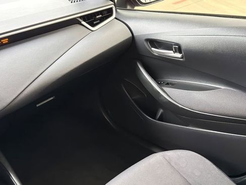 Used 2021 Toyota Corolla LE image 13