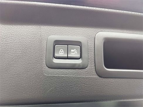 Certified 2025 MAZDA CX-50 AWD 2.5 S w/ Weather Package image 9