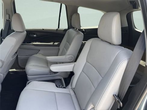 Used 2021 Honda Pilot Touring image 26