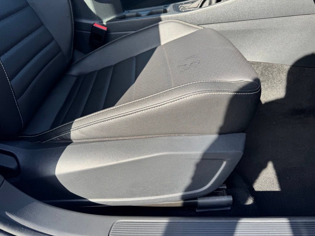 Used 2024 Volkswagen Jetta SE FWD image 19