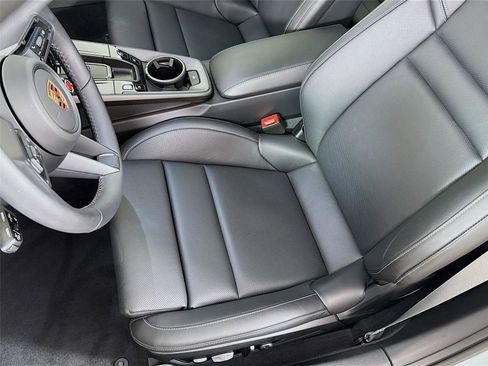 Used 2025 Porsche 911 Carrera image 19