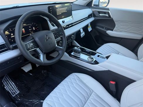 New 2026 Mitsubishi Outlander SEL image 16