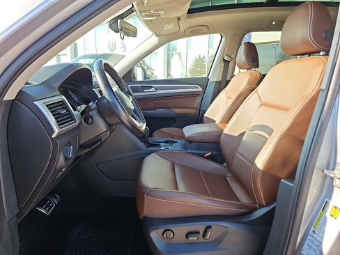 Used 2021 Volkswagen Atlas SE w/ Panoramic Sunroof Package image 11