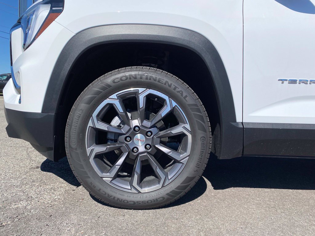 New 2027 GMC Terrain Elevation w/ Elevation Premium Package FWD image 9
