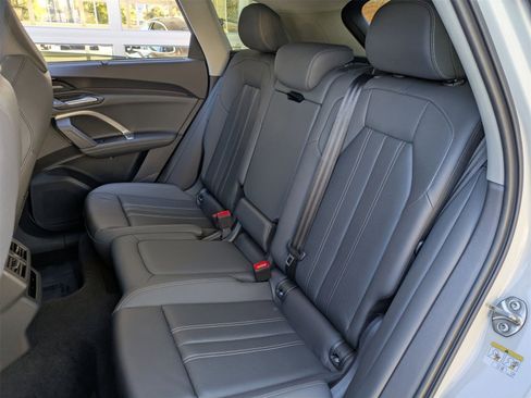 Used 2025 Audi Q5 Premium Plus w/ Premium Plus image 31