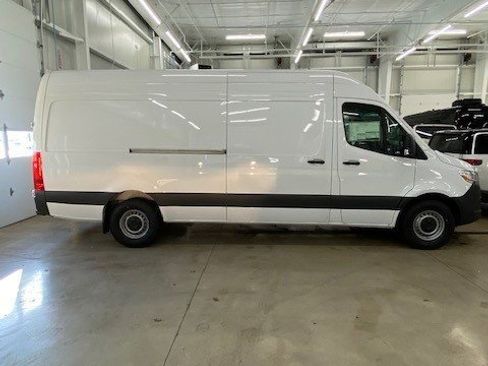 New 2025 Mercedes-Benz Sprinter 2500 image 3