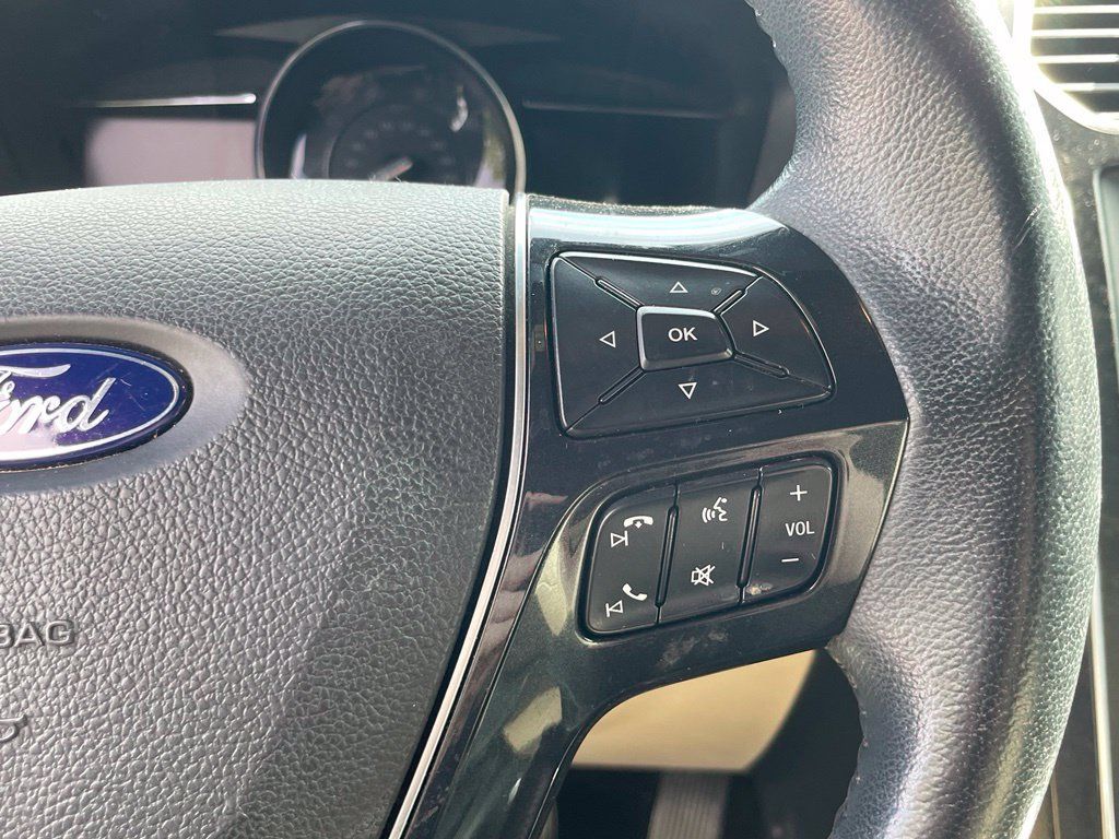 Used 2018 Ford Explorer Limited w/ Equipment Group 301A FWD image 12