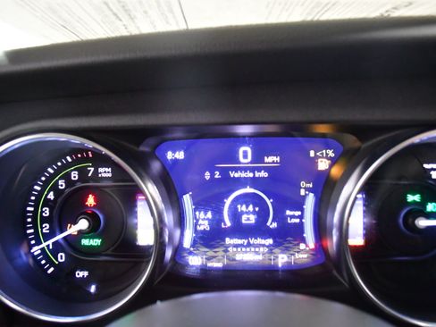 Used 2022 Jeep Wrangler Unlimited Sahara image 28