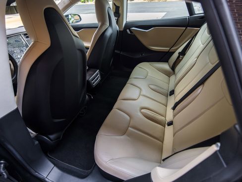 Used 2014 Tesla Model S 85 image 14