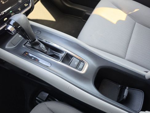 Used 2017 Honda HR-V EX image 27