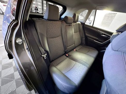 Used 2021 Toyota RAV4 XLE AWD/4WD image 21