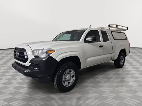 Used 2023 Toyota Tacoma SR RWD image 4