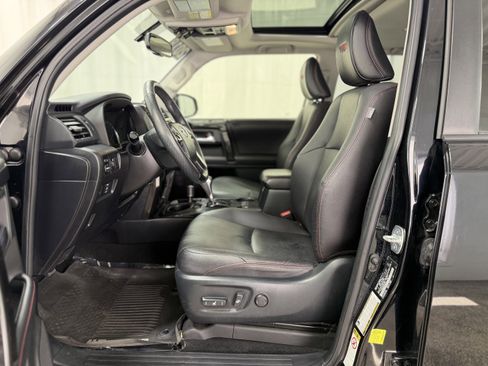Used 2018 Toyota 4Runner TRD Off-Road Premium AWD/4WD image 14