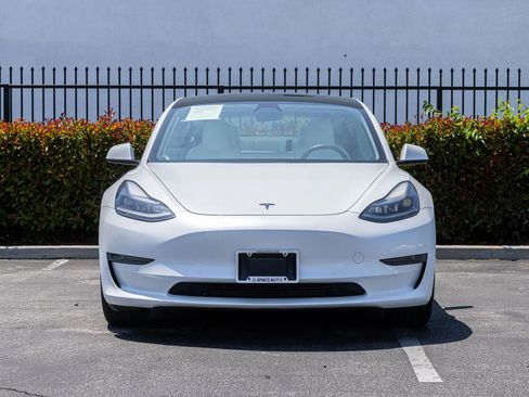 Used 2021 Tesla Model 3 Standard Range Plus RWD image 2