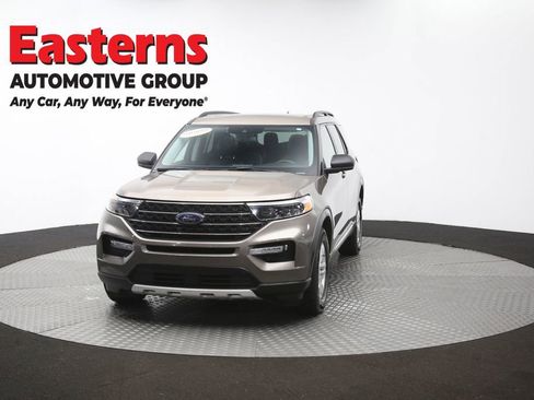 Used 2021 Ford Explorer XLT w/ Equipment Group 202A AWD/4WD image 53