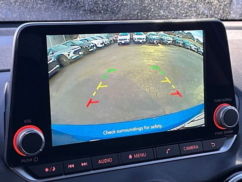 Used 2025 Nissan Sentra SV image 17