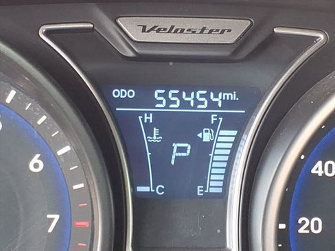 Used 2014 Hyundai Veloster Turbo w/ Turbo Technology Package 04 image 18
