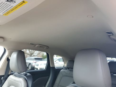 Used 2023 Lincoln Corsair AWD w/ Equipment Group 101A image 11