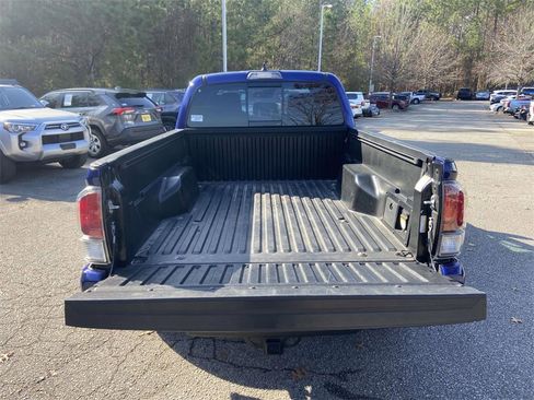 Used 2023 Toyota Tacoma TRD Sport image 9