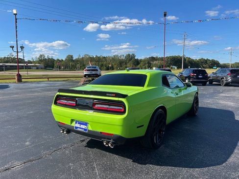 Used 2015 Dodge Challenger R/T Scat Pack w/ Leather Interior Group RWD image 6