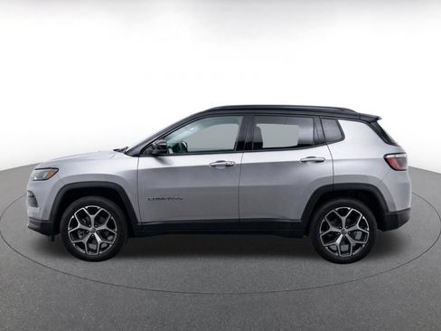 Used 2025 Jeep Compass Limited AWD/4WD image 4