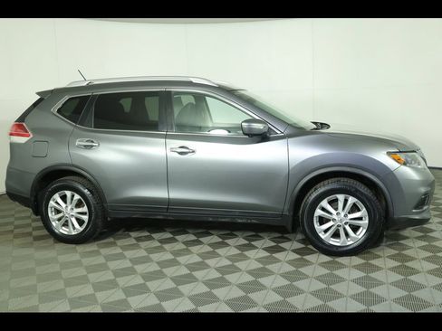 Used 2015 Nissan Rogue SV w/ SV Premium Package AWD/4WD image 12