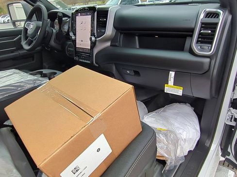 New 2026 RAM 4500 4x4 Regular Cab DRW image 27