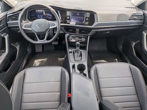 Certified 2023 Volkswagen Jetta SE FWD image 16