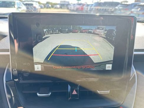Used 2025 Toyota Corolla Cross XLE w/ Convenience Package AWD/4WD image 18
