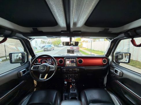 Used 2021 Jeep Gladiator Rubicon AWD/4WD image 32