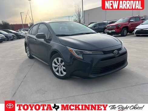 Certified 2025 Toyota Corolla LE image 1