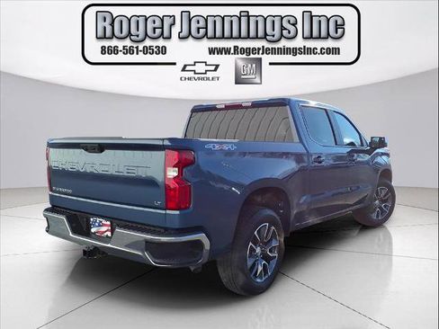 Used 2024 Chevrolet Silverado 1500 LT image 4