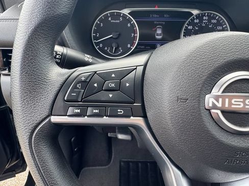 Used 2025 Nissan Sentra SV FWD image 13