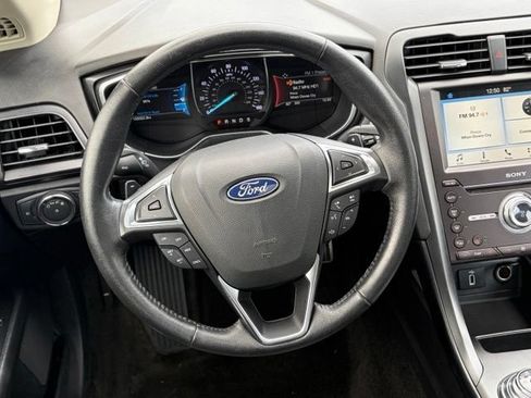 Used 2018 Ford Fusion Titanium AWD/4WD image 35