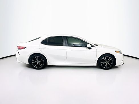 Used 2020 Toyota Camry SE FWD image 10