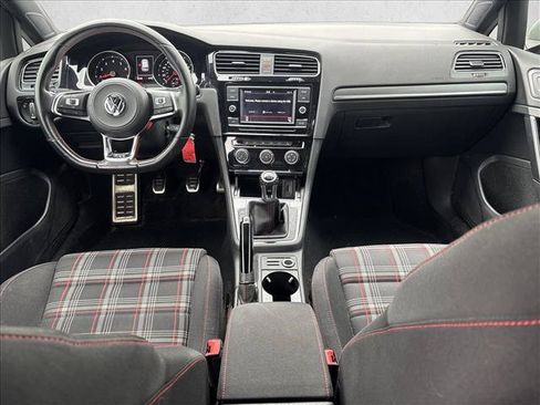 Used 2018 Volkswagen Golf 4-Door FWD image 19