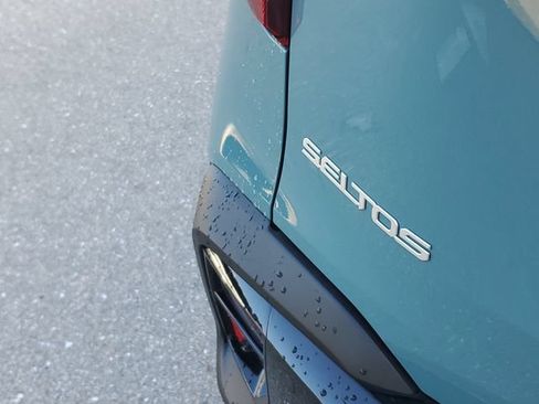 Used 2025 Kia Seltos EX FWD image 8
